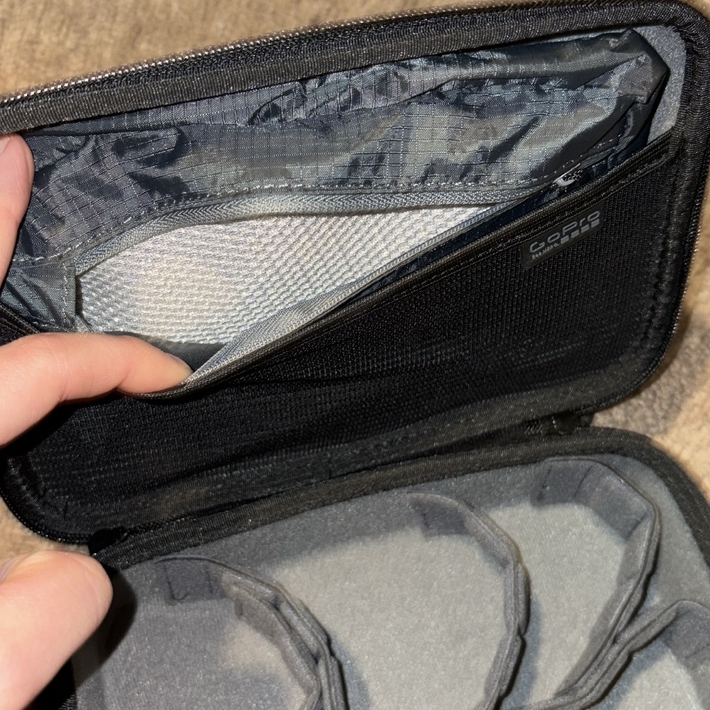 GoPro hard shell case - Picture 3 of 5